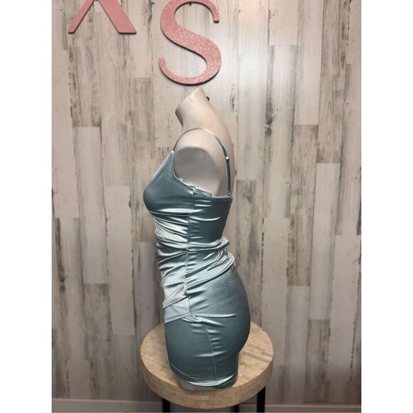 Windsor Chic Moves Sleek Satin Mini Dress size XSmall - Picture 5 of 9